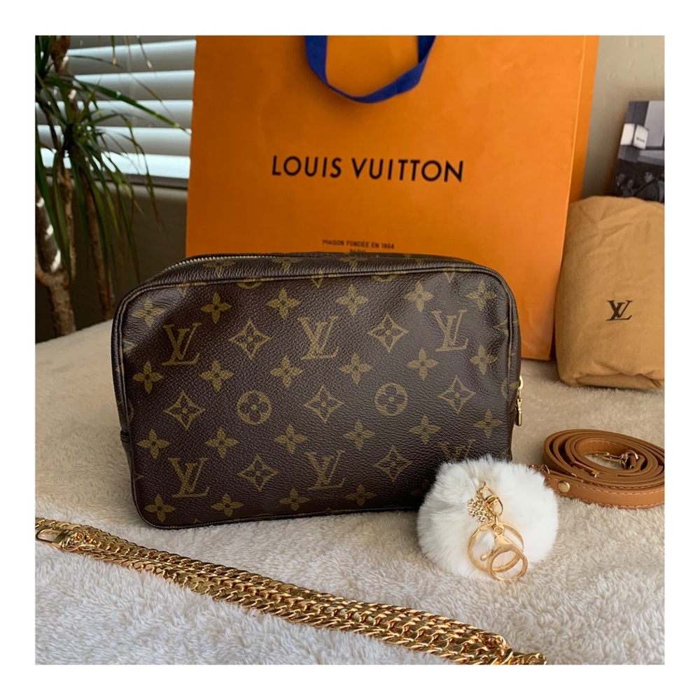 ❤️ Cute Authentic Louis Vuitton Crossbody Bag